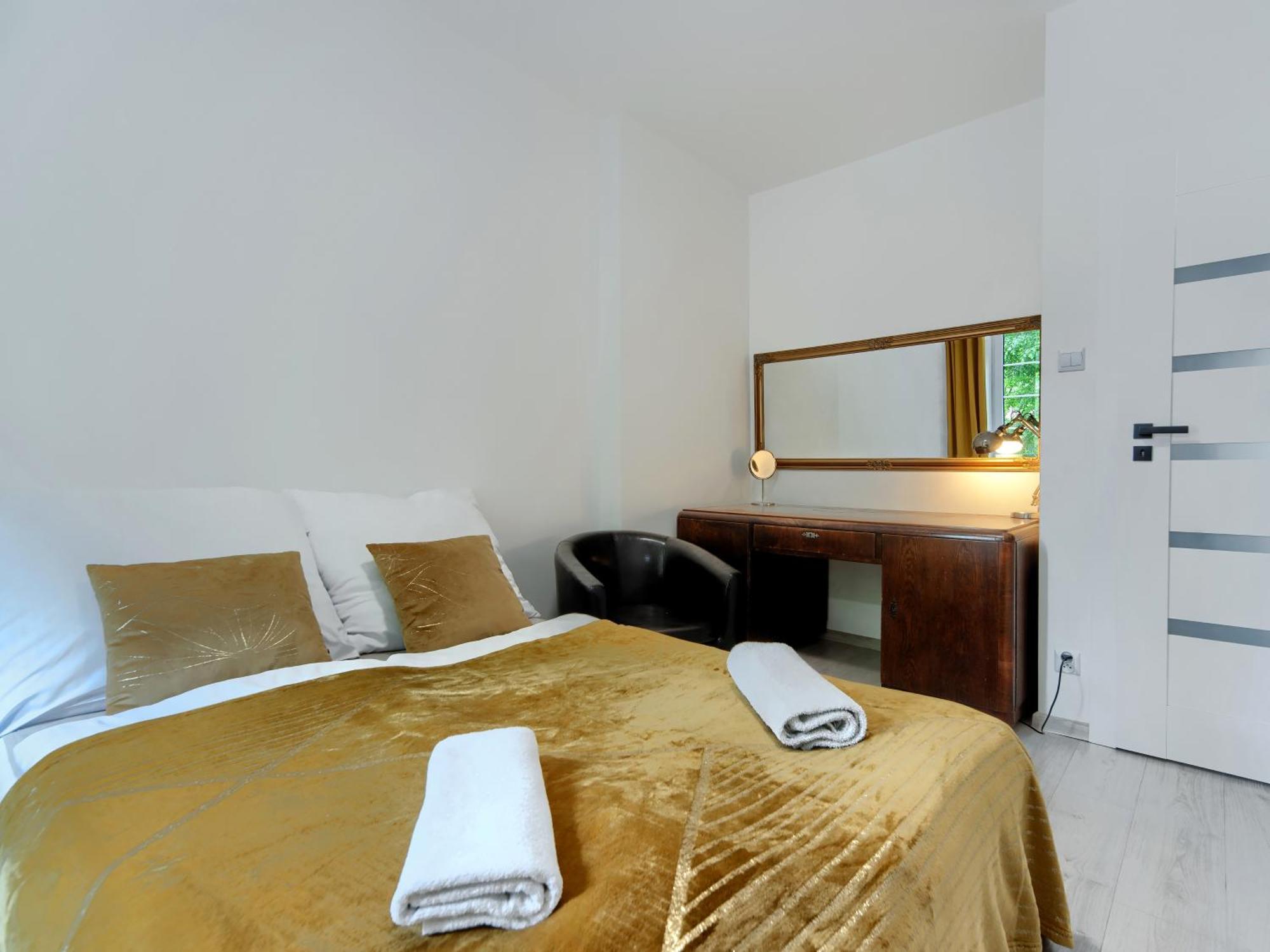 Mhs Family Apartment Old Town กดัญสก์ ภายนอก รูปภาพ